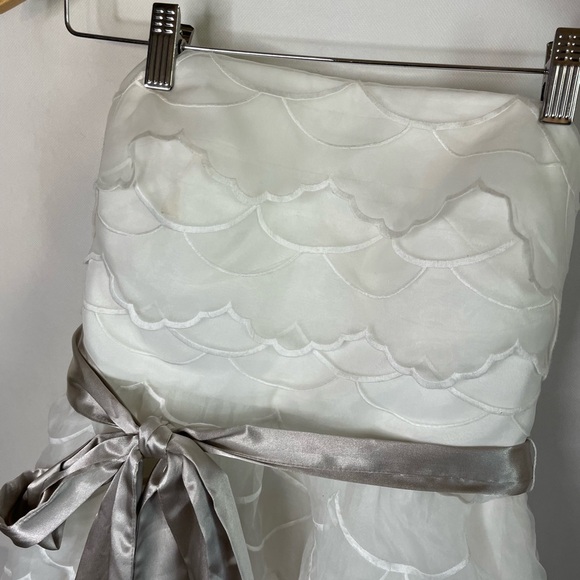 Hitherto Anthropologie White Scalloped Wedding Bridal Shower Dress Size 4 - Picture 2 of 6